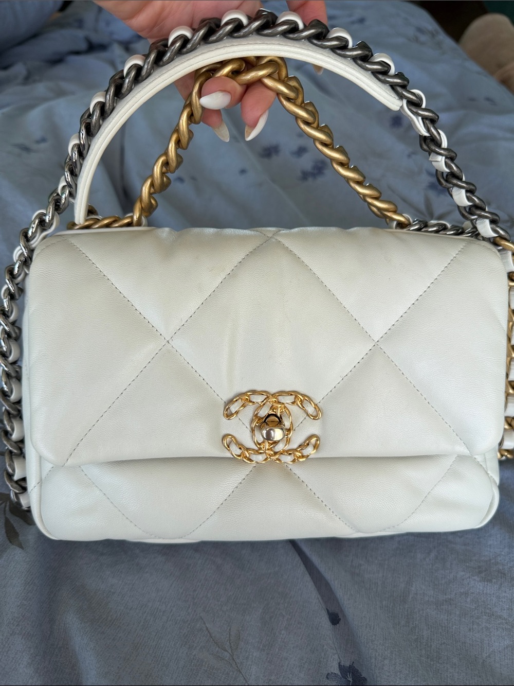 Chanel 19 White Quilted Shoulder Bag size medium with Gold & Silver Chain